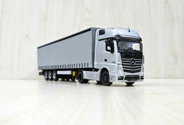 1/43 MERCEDES ACTROS 1853 TENTE DORSELİ GRİ TIR