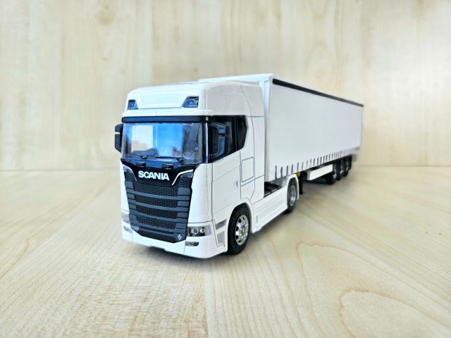 1/50 beyaz SCANIA 770S TENTE DORSELİ TIR MAKETİ
