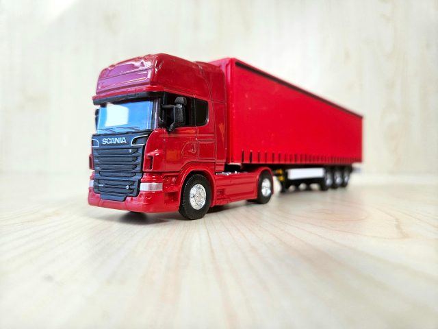 1/64 kırmızı SCANIA R730 TENTE DORSELİ TIR MAKETİ (25 cm boy)