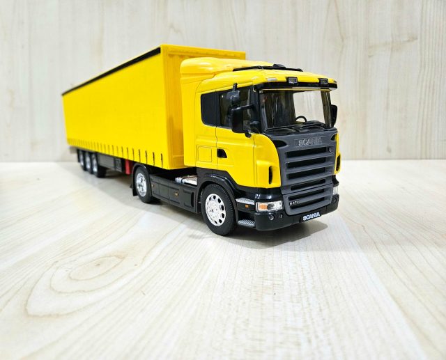 1/32 WELLY SCANIA R470 TENTE DORSELİ TIR MAKETİ