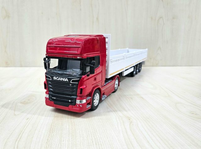 1/32 WELLY SCANIA R730 BEYAZ SAL DORSELİ TIR MAKETİ