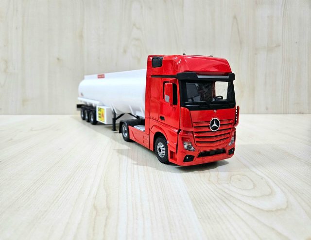 1/36 KIRMIZI MERCEDES ACTROS 1851 TANKER DORSELİ TIR MAKETİ