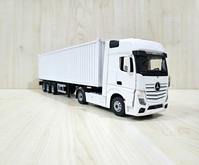 1/36 BEYAZ MERCEDES ACTROS 1851 KONTEYNER DORSELİ TIR MAKETİ