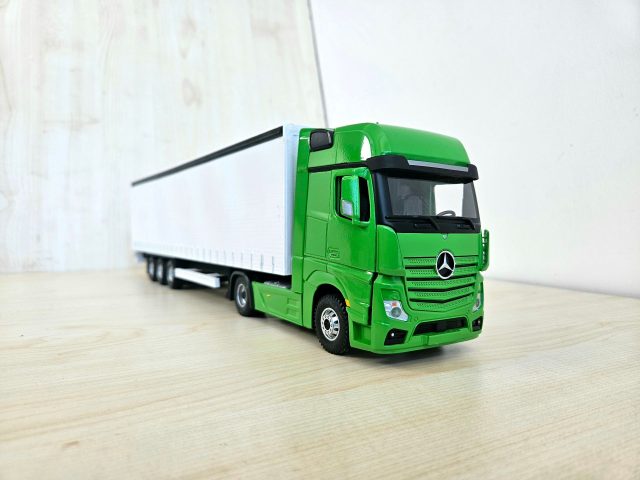 1/36 YEŞİL MERCEDES ACTROS 1851 TENTE DORSELİ TIR MAKETİ