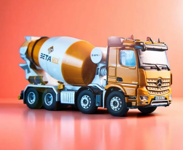 1/50 MERCEDES AROCS 8X4 BETAMIX BETON MİKSERİ MAKETİ