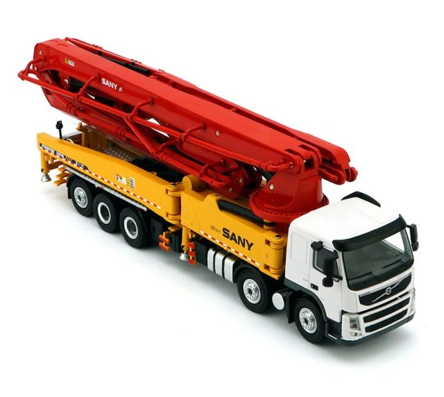1/50 VOLVO 10X4 SANY 62M BETON POMPASI MAKETİ