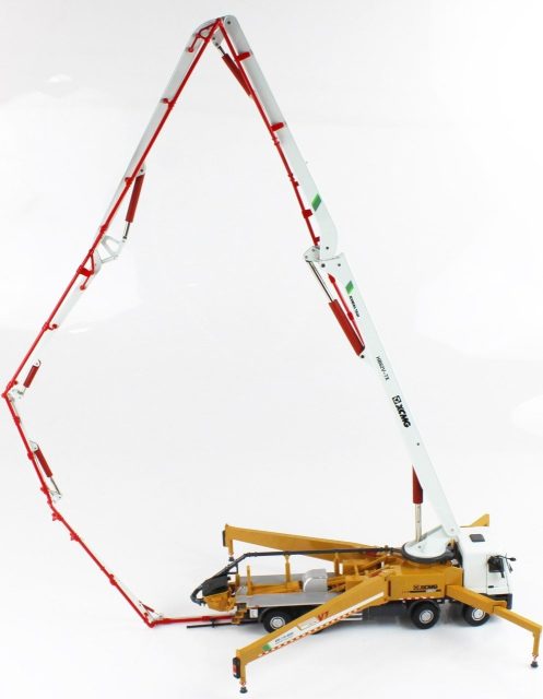 1/35 MERCEDES ACTROS XCMG SCHWING BETON POMPASI MAKETİ