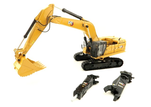 1/50 CAT 395 GP EKSKAVATÖR MAKETİ DM85709 (3 farklı aparatlı)