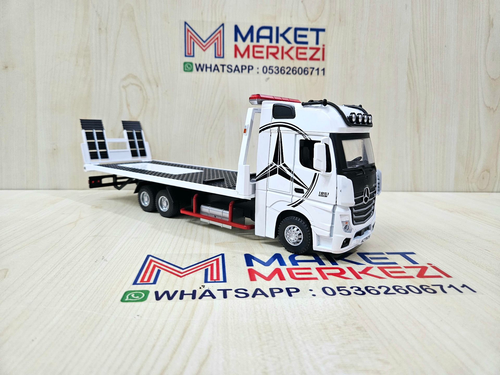 1/36 MERCEDES ACTROS 1851 MP4 oto kurtarıcı çekici maketi