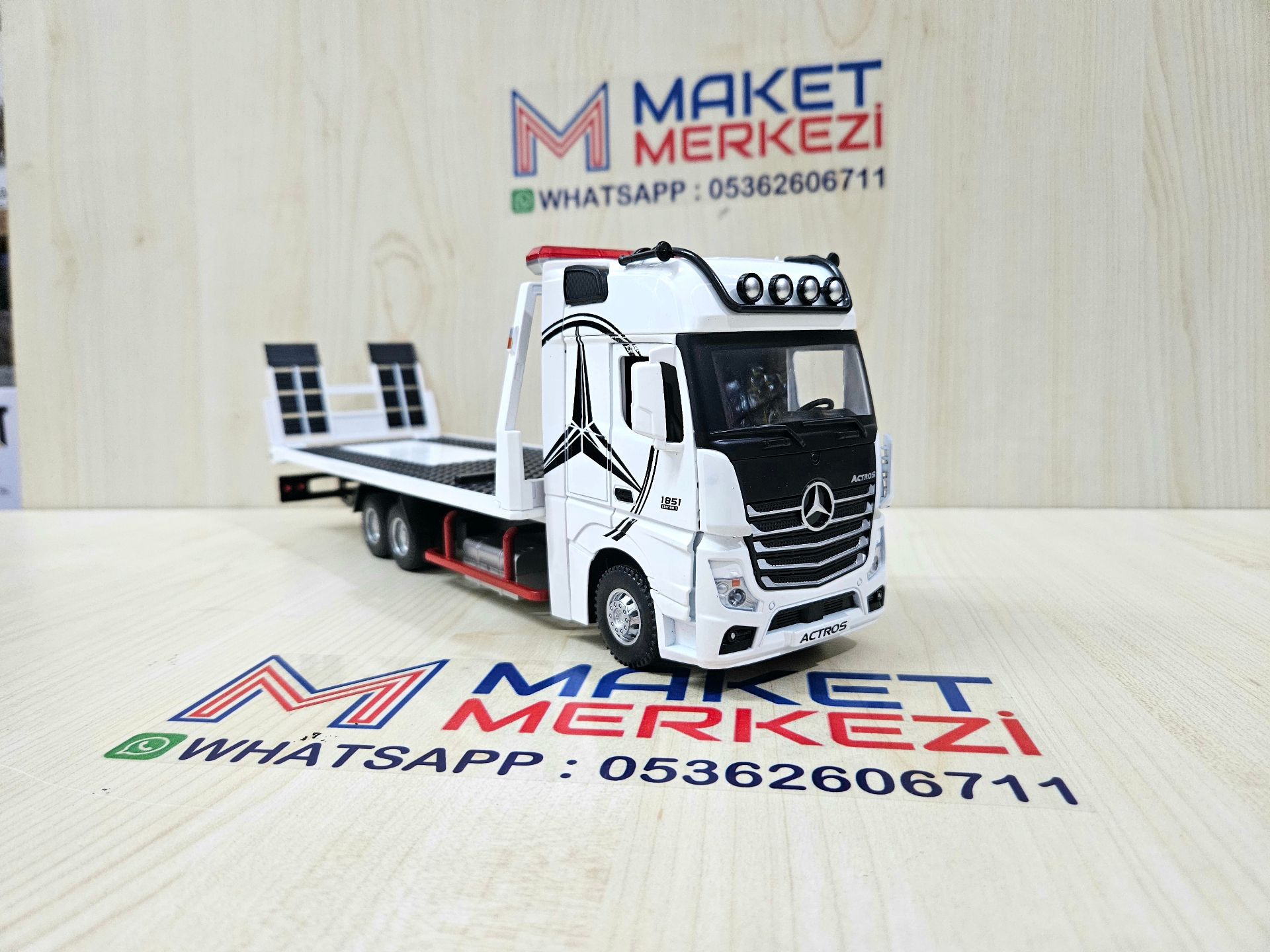 1/36 MERCEDES ACTROS 1851 MP4 oto kurtarıcı çekici maketi
