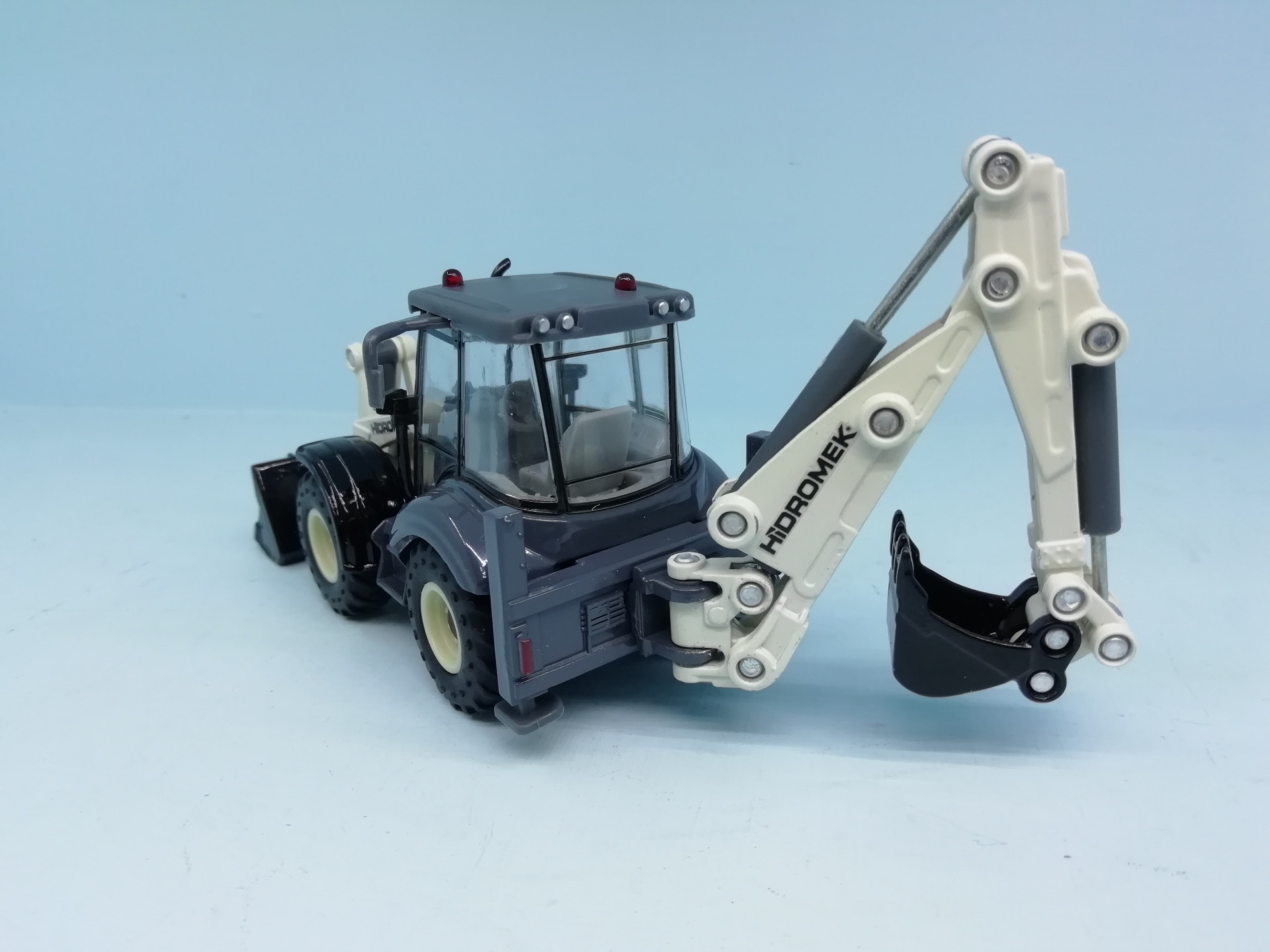1/50 4X4 BEKOLODER JCB MAKETİ