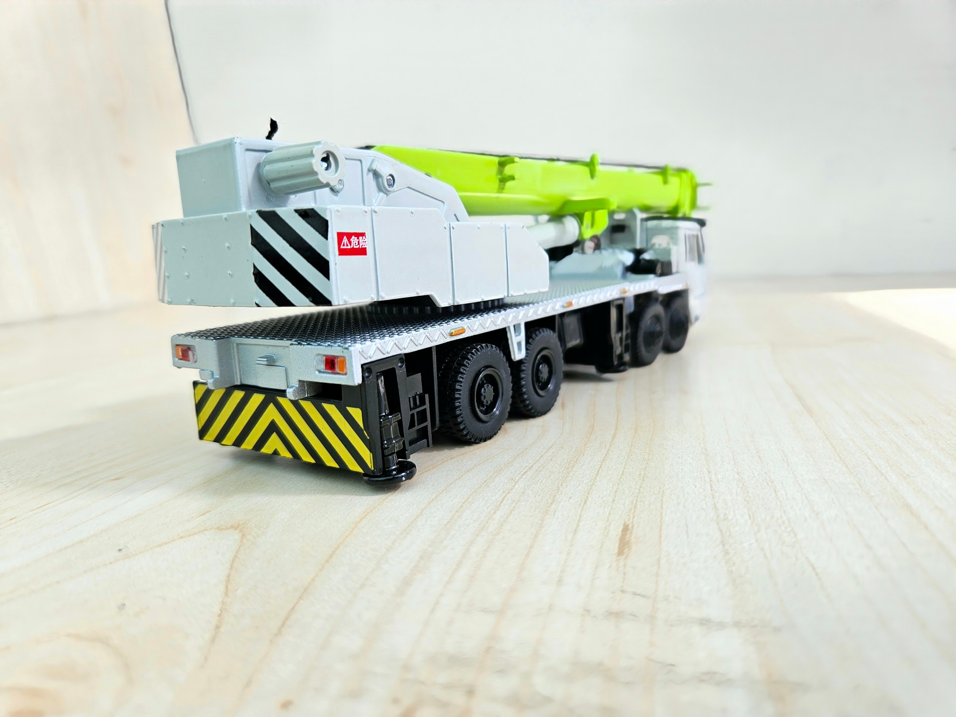 1/55 ölçek "LİEBHERR LT 1050" logolu vinç maketi * GRİ-YEŞİL