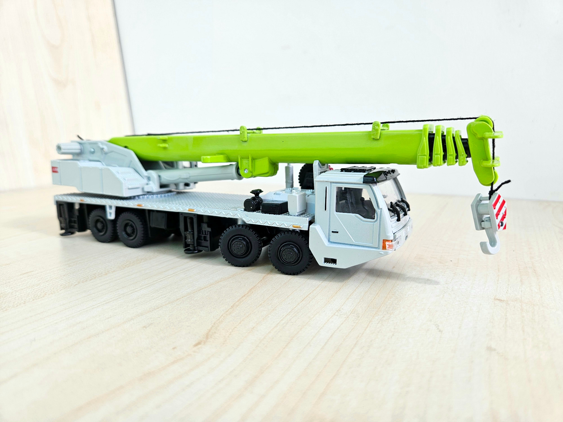 1/55 ölçek "LİEBHERR LT 1050" logolu vinç maketi * GRİ-YEŞİL