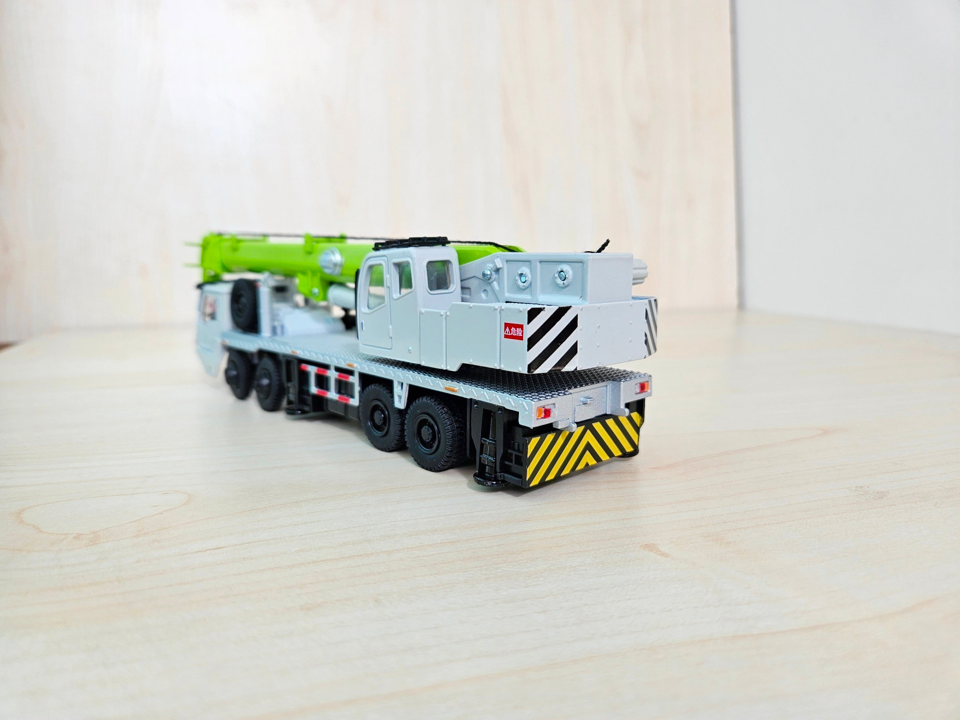 1/55 ölçek "LİEBHERR LT 1050" logolu vinç maketi * GRİ-YEŞİL