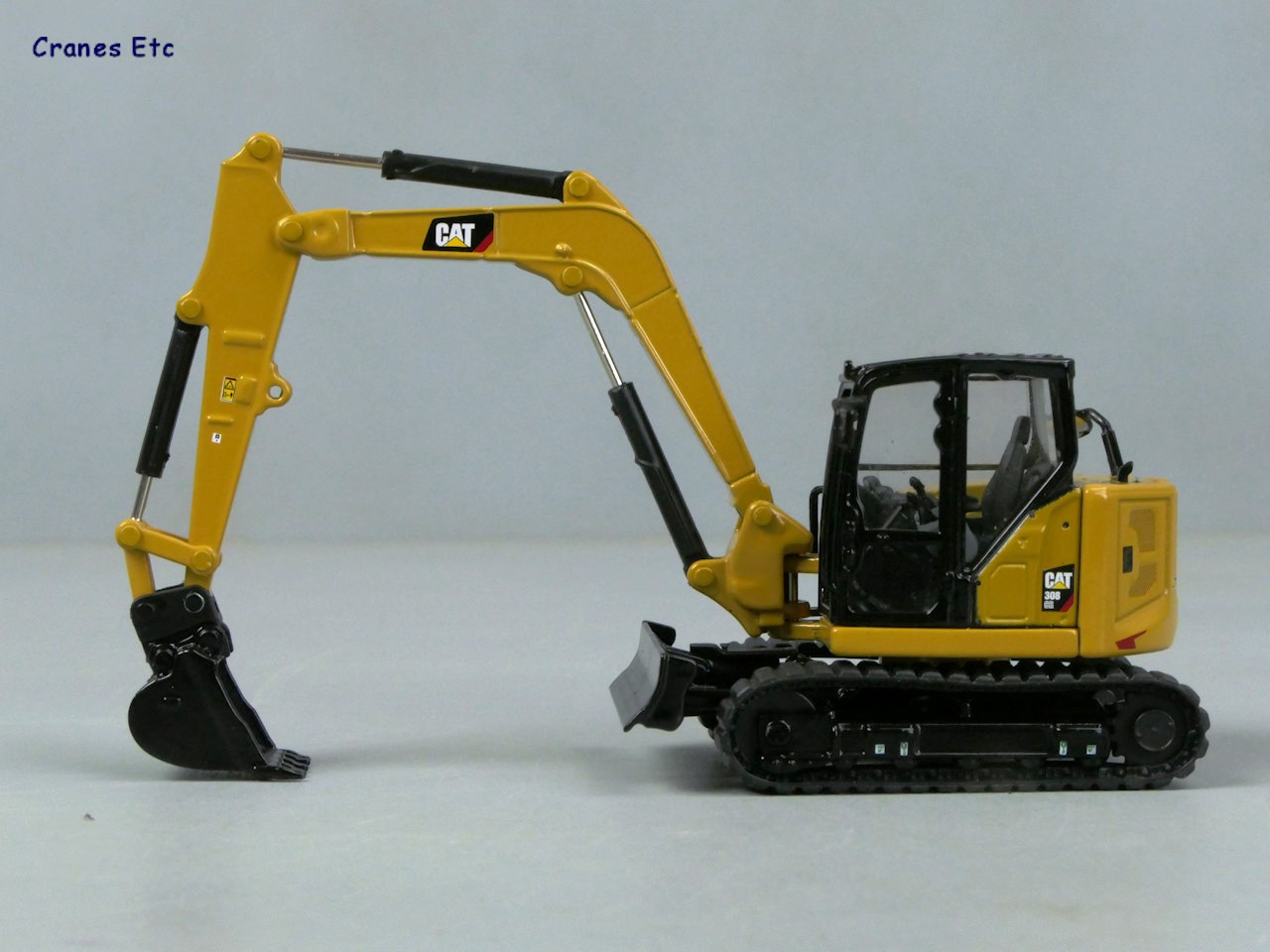 1/50 CAT 308 CR MİNİ EKSKAVATÖR MAKETİ DM85596