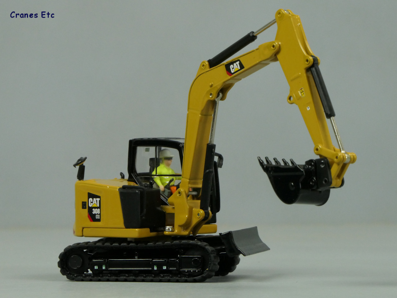 1/50 CAT 308 CR MİNİ EKSKAVATÖR MAKETİ DM85596