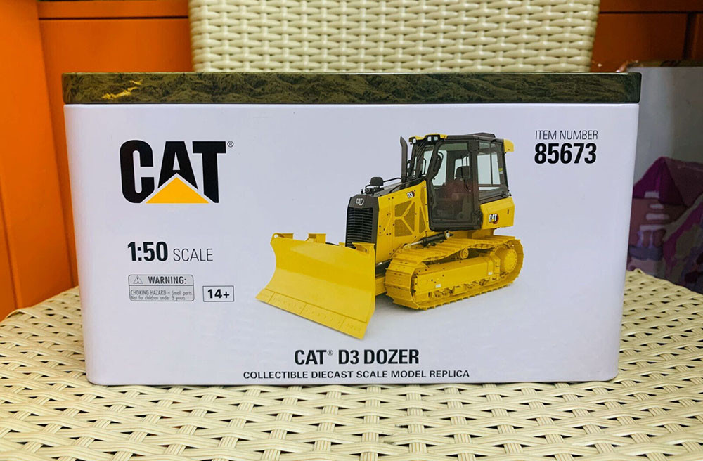 1/50 CAT D3 DOZER MAKETİ DM85673