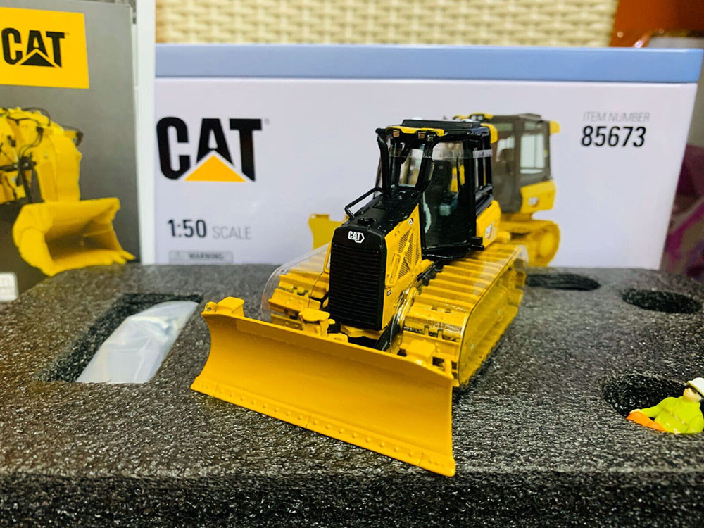 1/50 CAT D3 DOZER MAKETİ DM85673