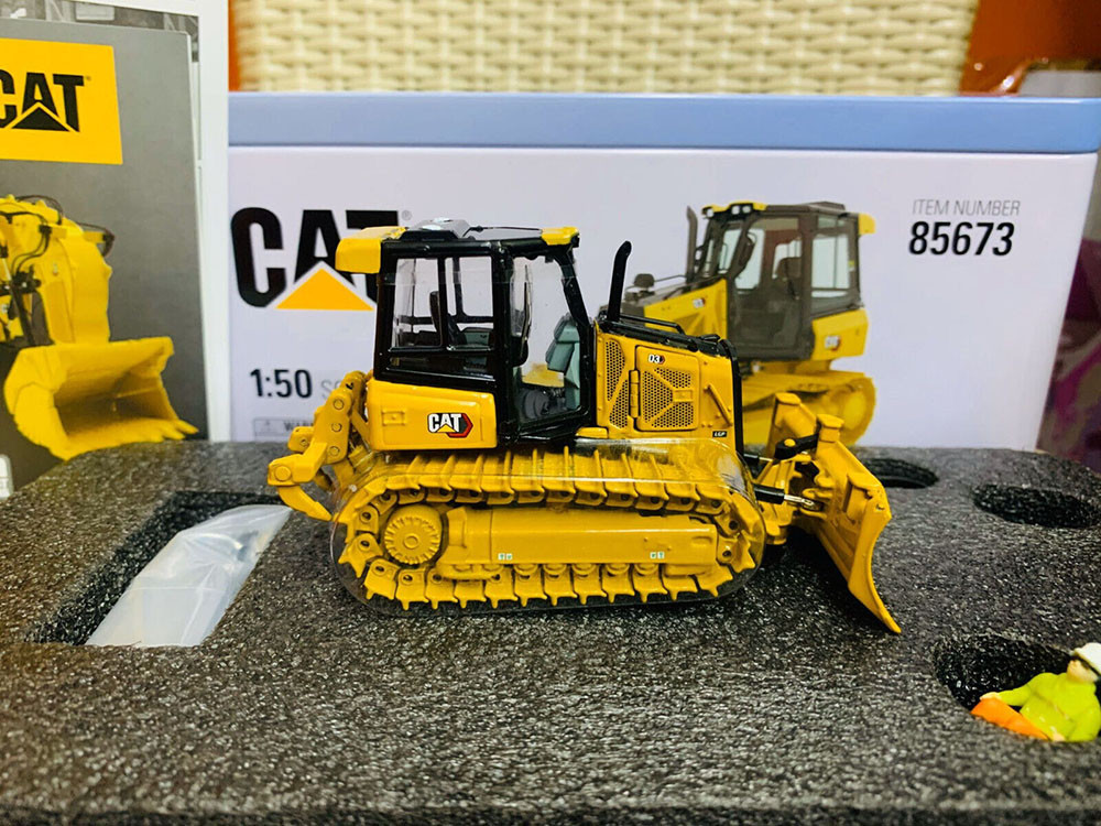 1/50 CAT D3 DOZER MAKETİ DM85673