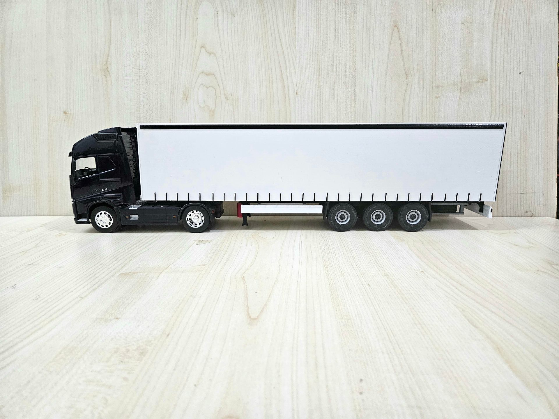 1/32 WELLY Lacivert VOLVO FH4 TENTE DORSELİ TIR