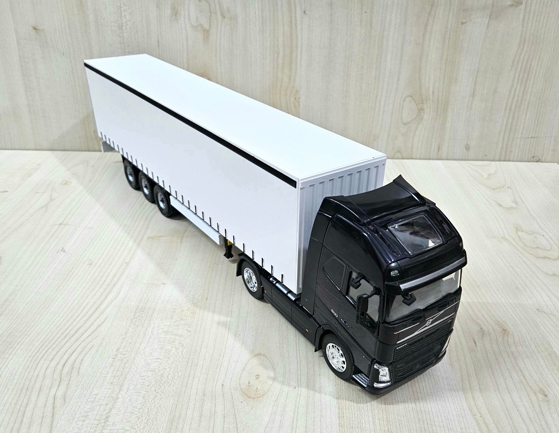 1/32 WELLY Lacivert VOLVO FH4 TENTE DORSELİ TIR