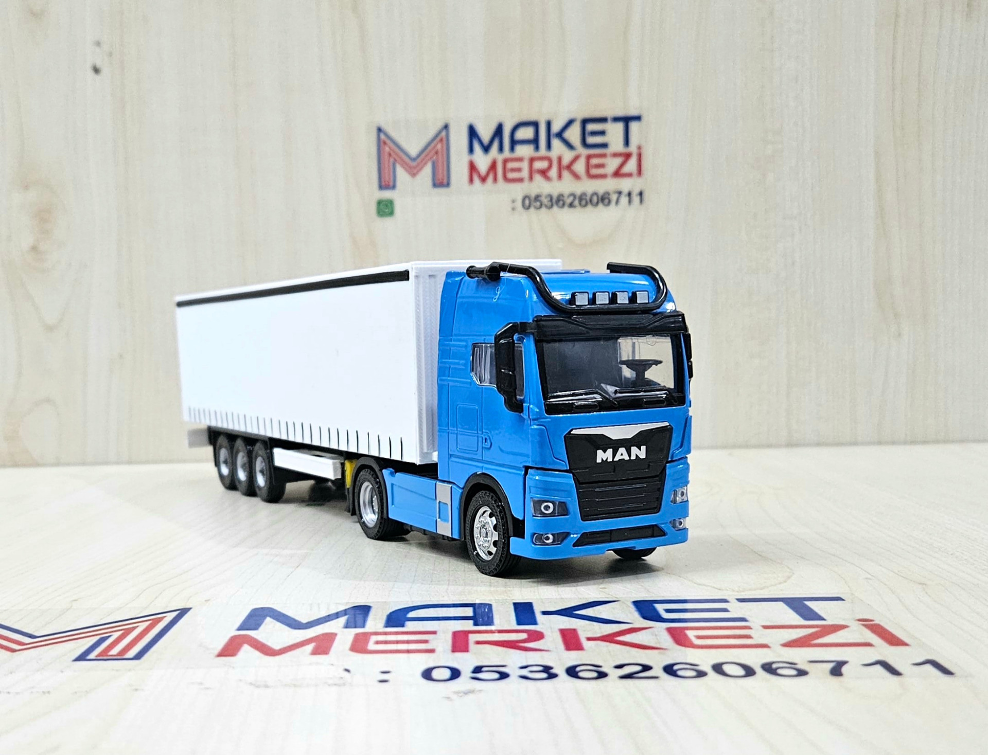 1/50 mavi MAN TGX GX TENTE DORSELİ TIR MAKETİ 