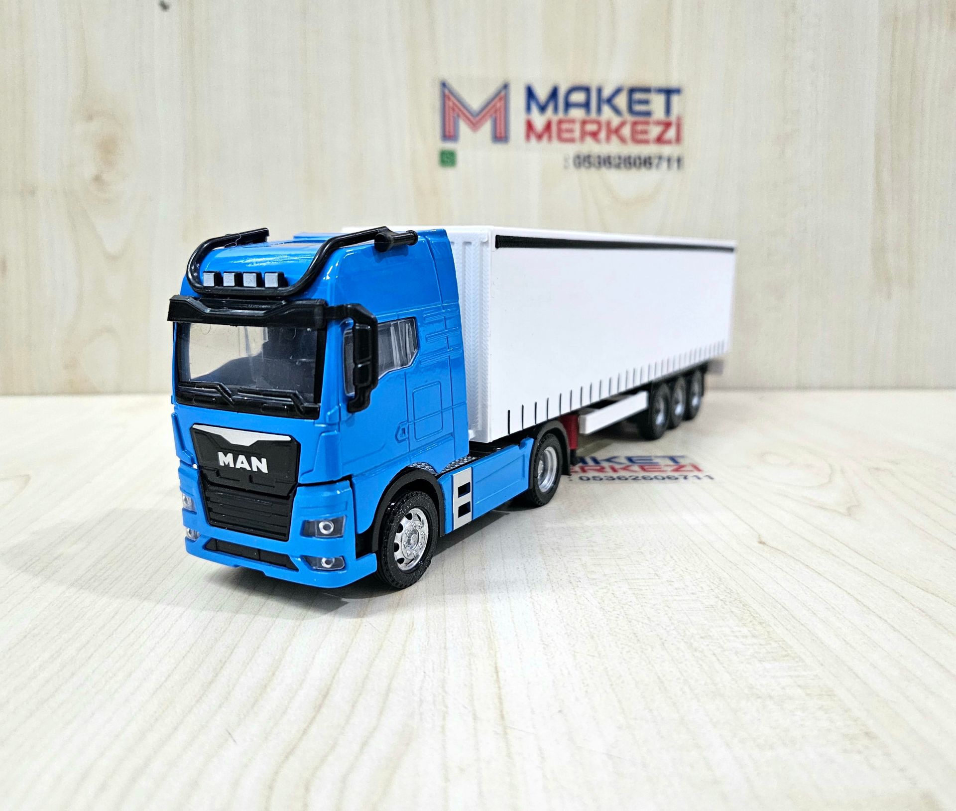 1/50 mavi MAN TGX GX TENTE DORSELİ TIR MAKETİ 