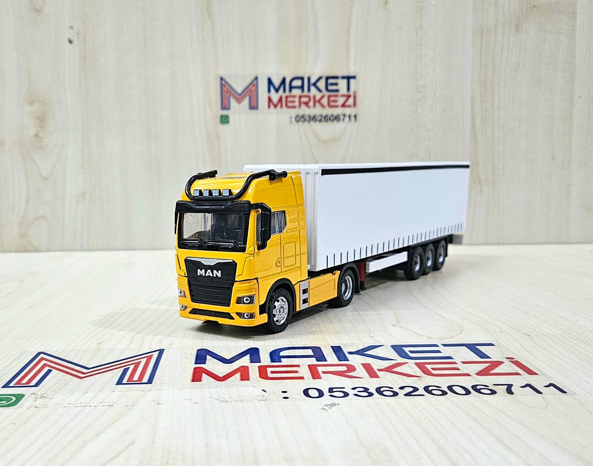 1/50 sarı MAN TGX GX TENTE DORSELİ TIR MAKETİ