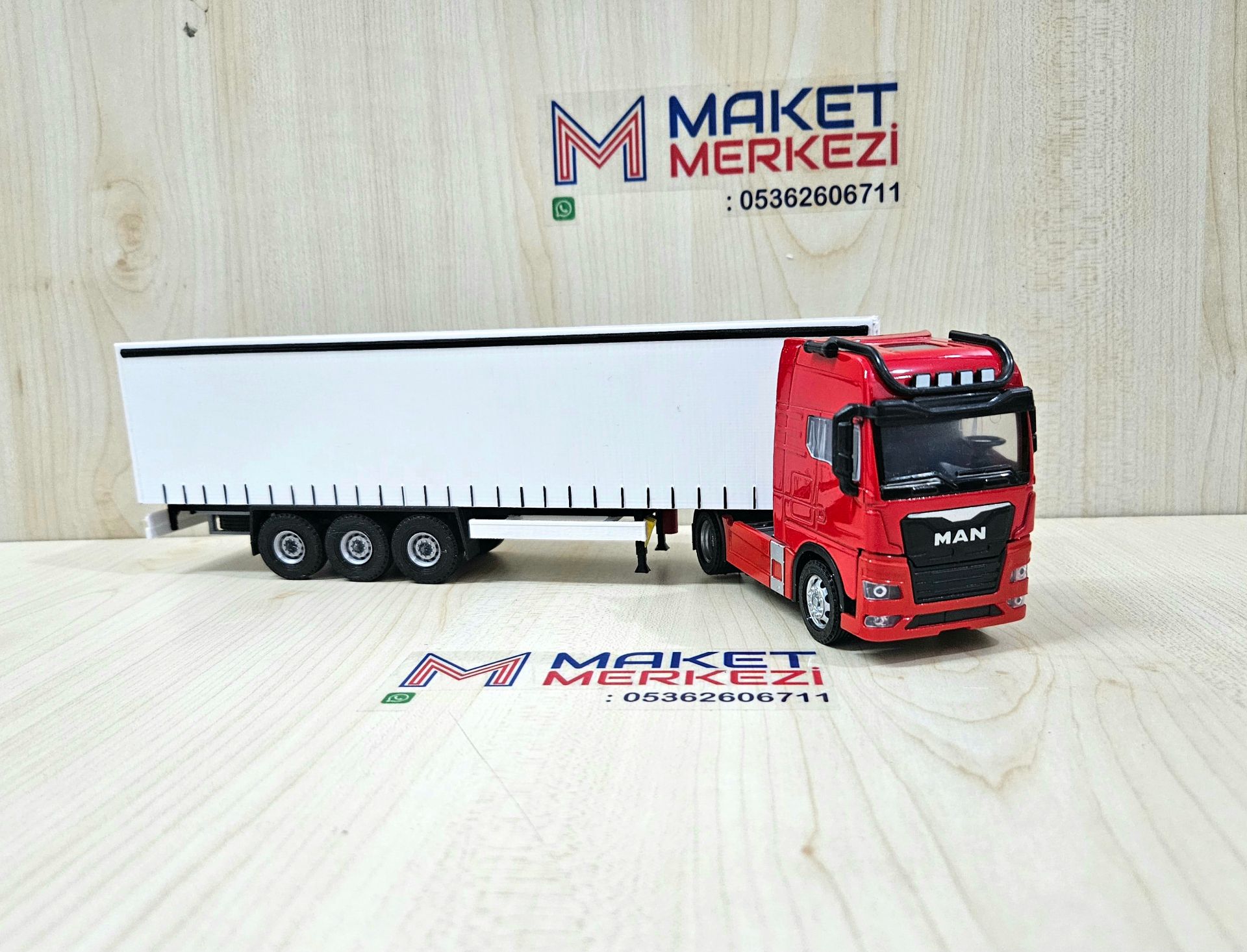 1/50 kırmızı MAN TGX GX TENTE DORSELİ TIR MAKETİ