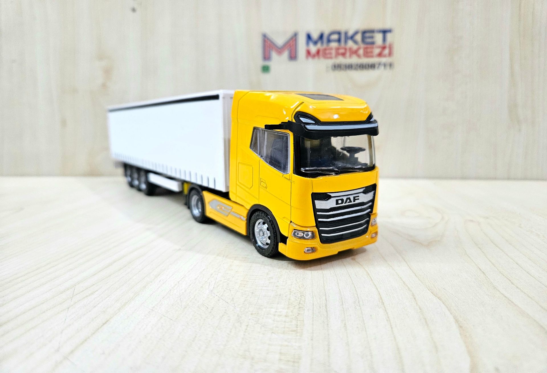 1/50 sarı DAF GX TENTE DORSELİ TIR MAKETİ