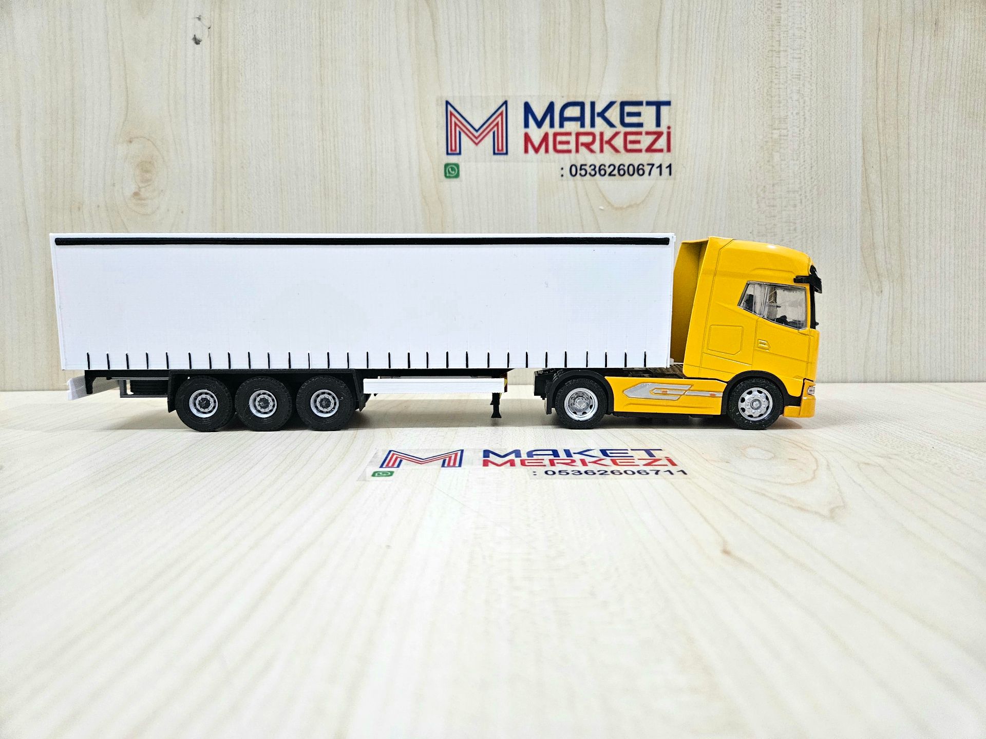 1/50 sarı DAF GX TENTE DORSELİ TIR MAKETİ