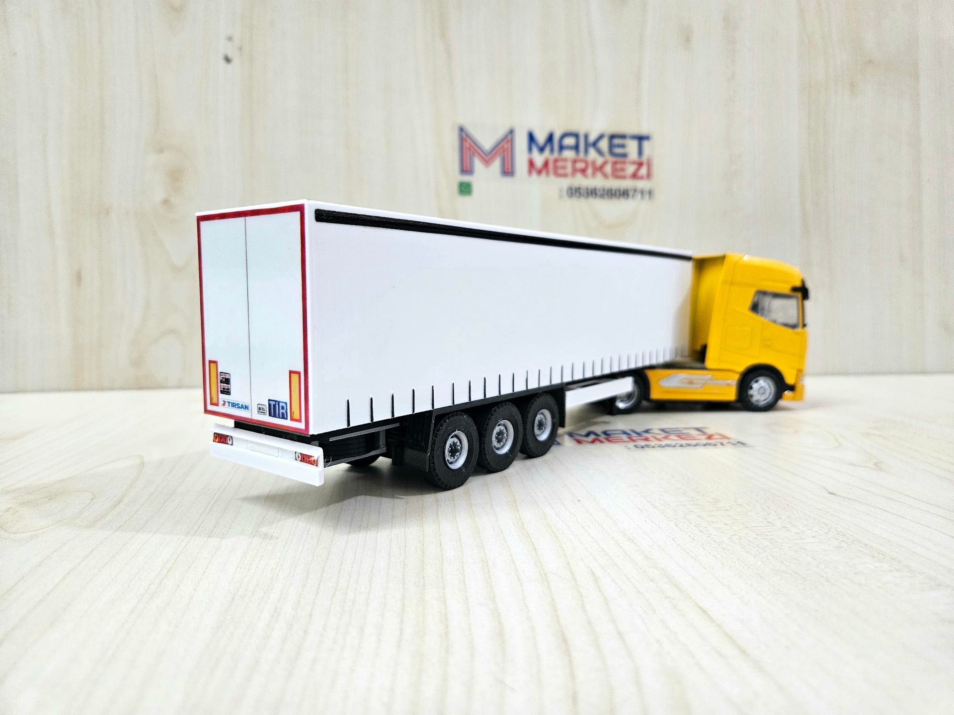 1/50 sarı DAF GX TENTE DORSELİ TIR MAKETİ
