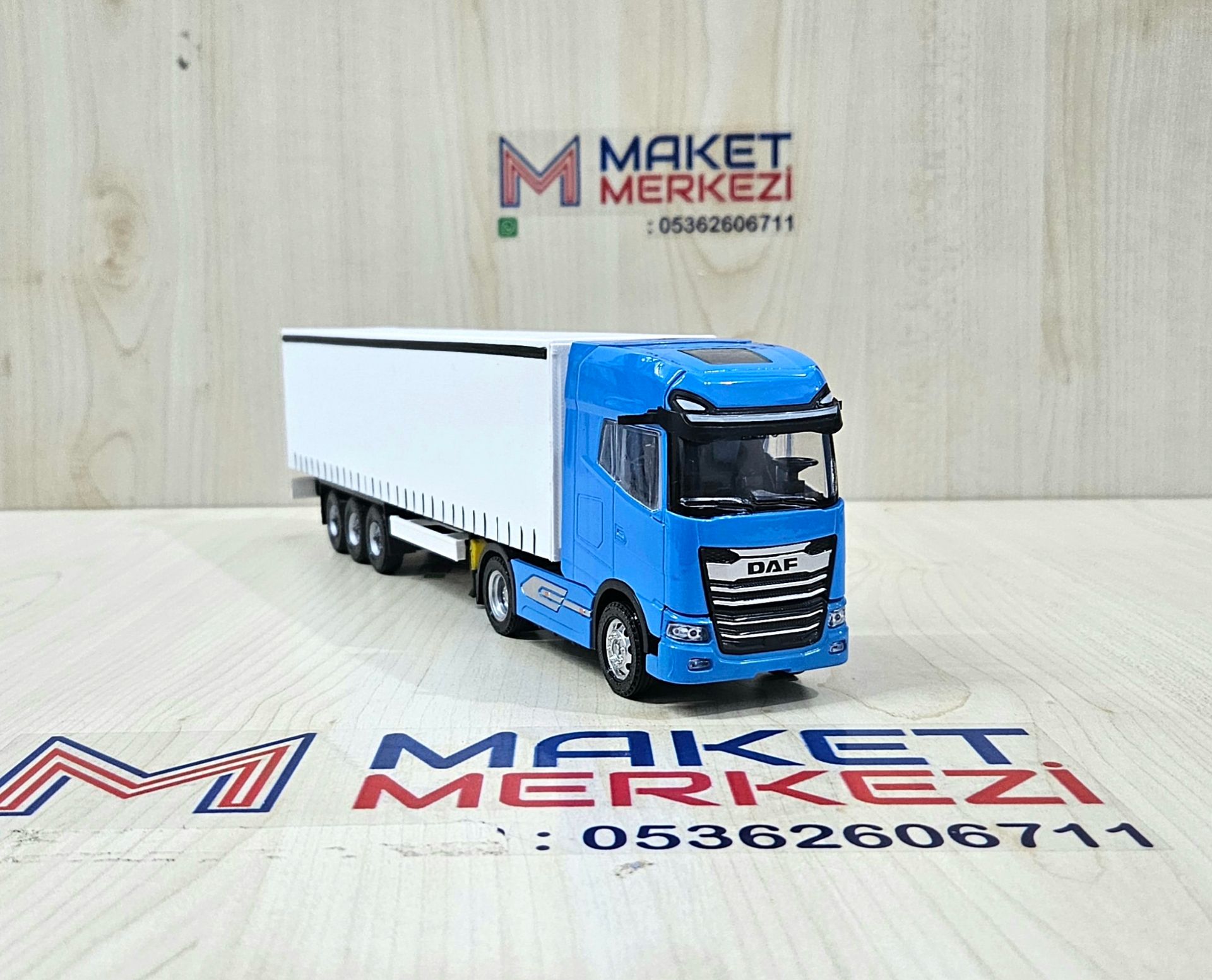 1/50 mavi DAF GX TENTE DORSELİ TIR MAKETİ