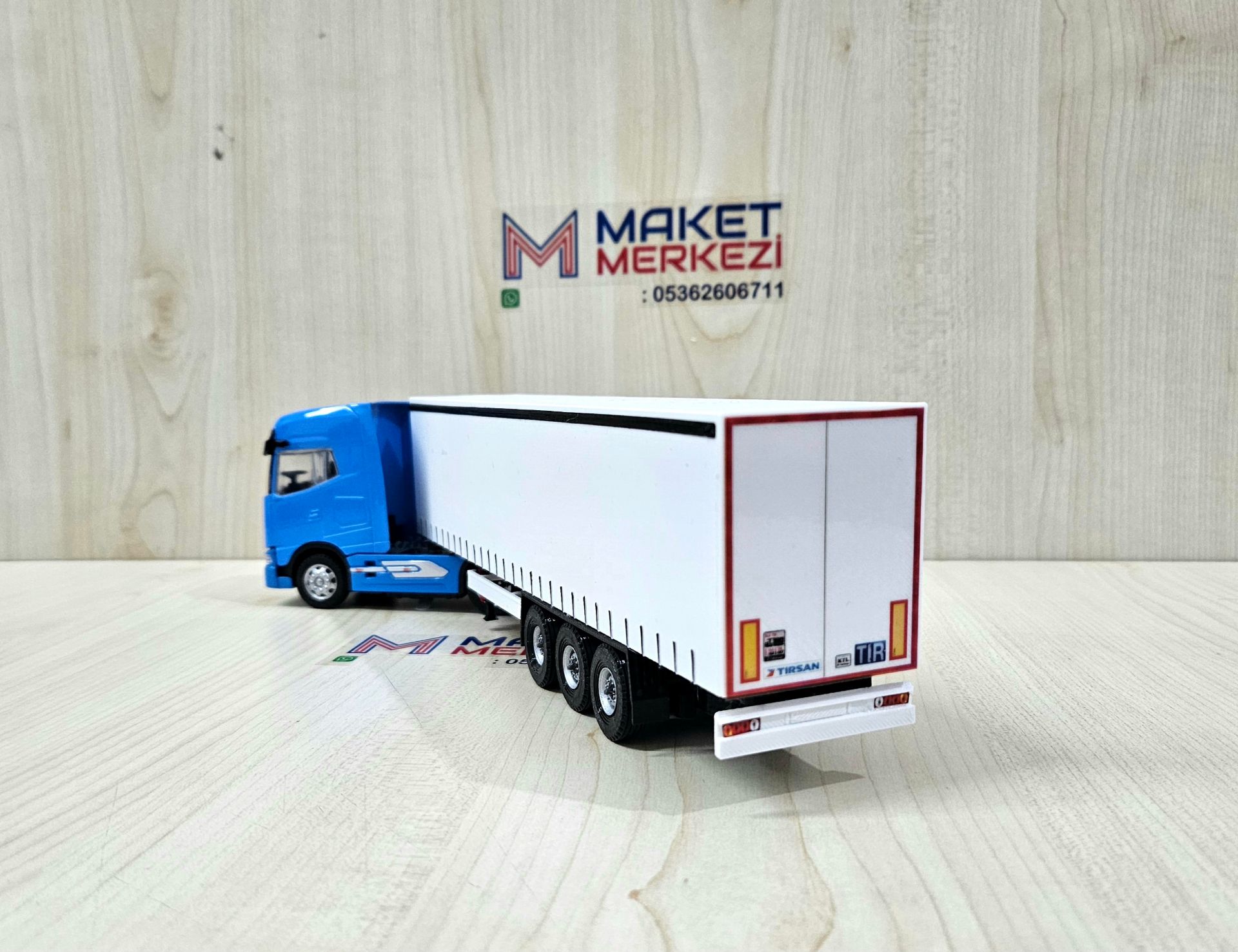 1/50 mavi DAF GX TENTE DORSELİ TIR MAKETİ