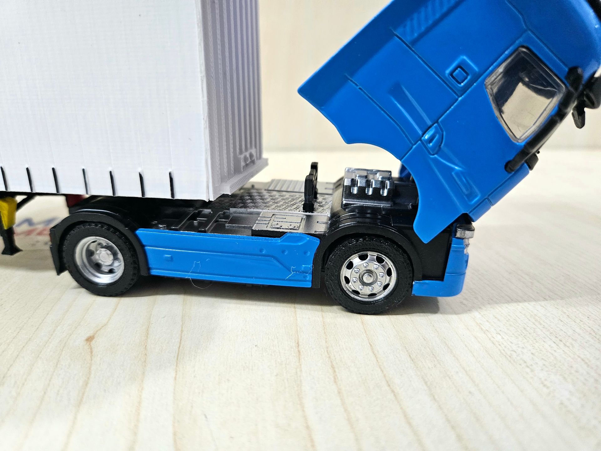 1/50 mavi RENAULT T-RANGE TENTE DORSELİ TIR MAKETİ