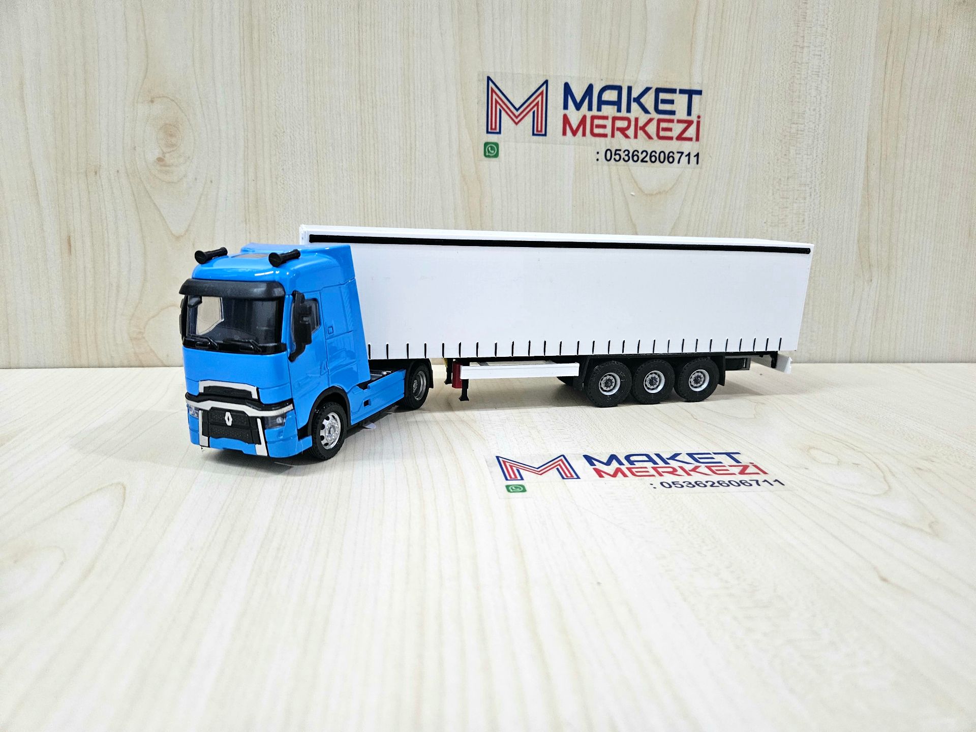 1/50 mavi RENAULT T-RANGE TENTE DORSELİ TIR MAKETİ