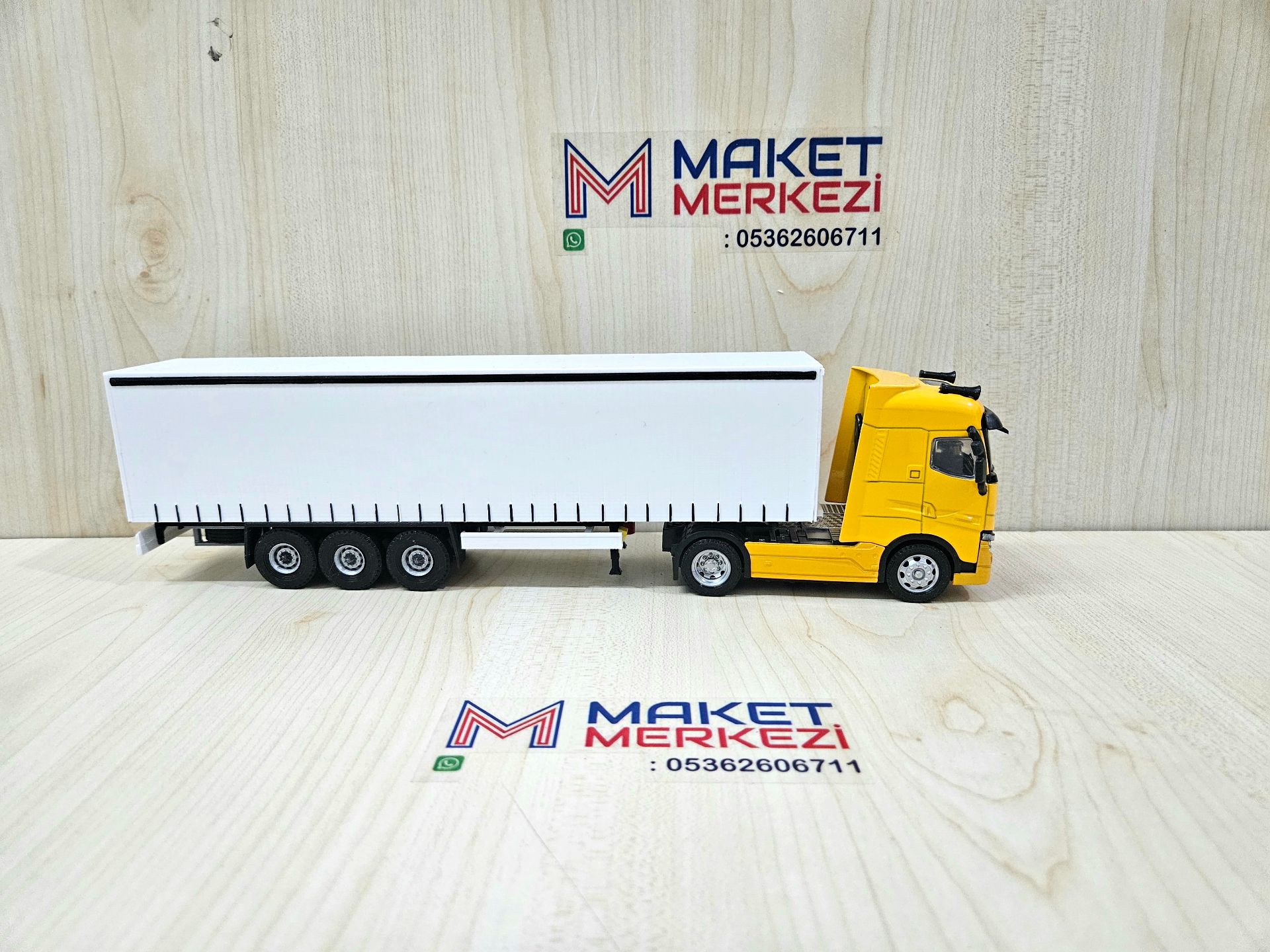 1/50 sarı RENAULT T-RANGE TENTE DORSELİ TIR MAKETİ
