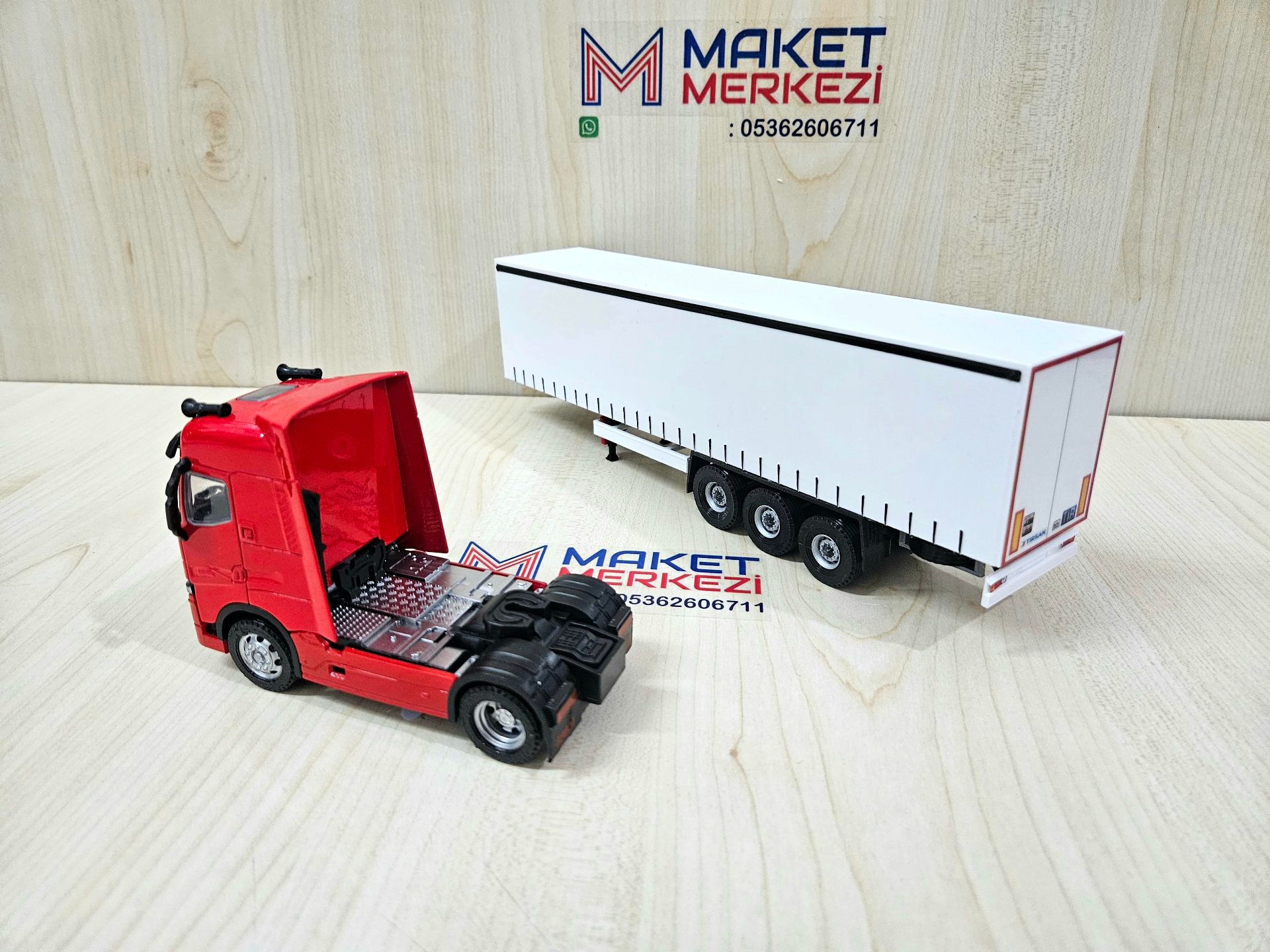 1/50 kırmızı RENAULT T-RANGE TENTE DORSELİ TIR MAKETİ