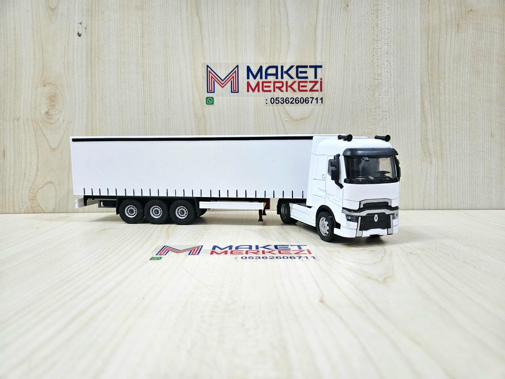 1/50 beyaz RENAULT T-RANGE TENTE DORSELİ TIR MAKETİ