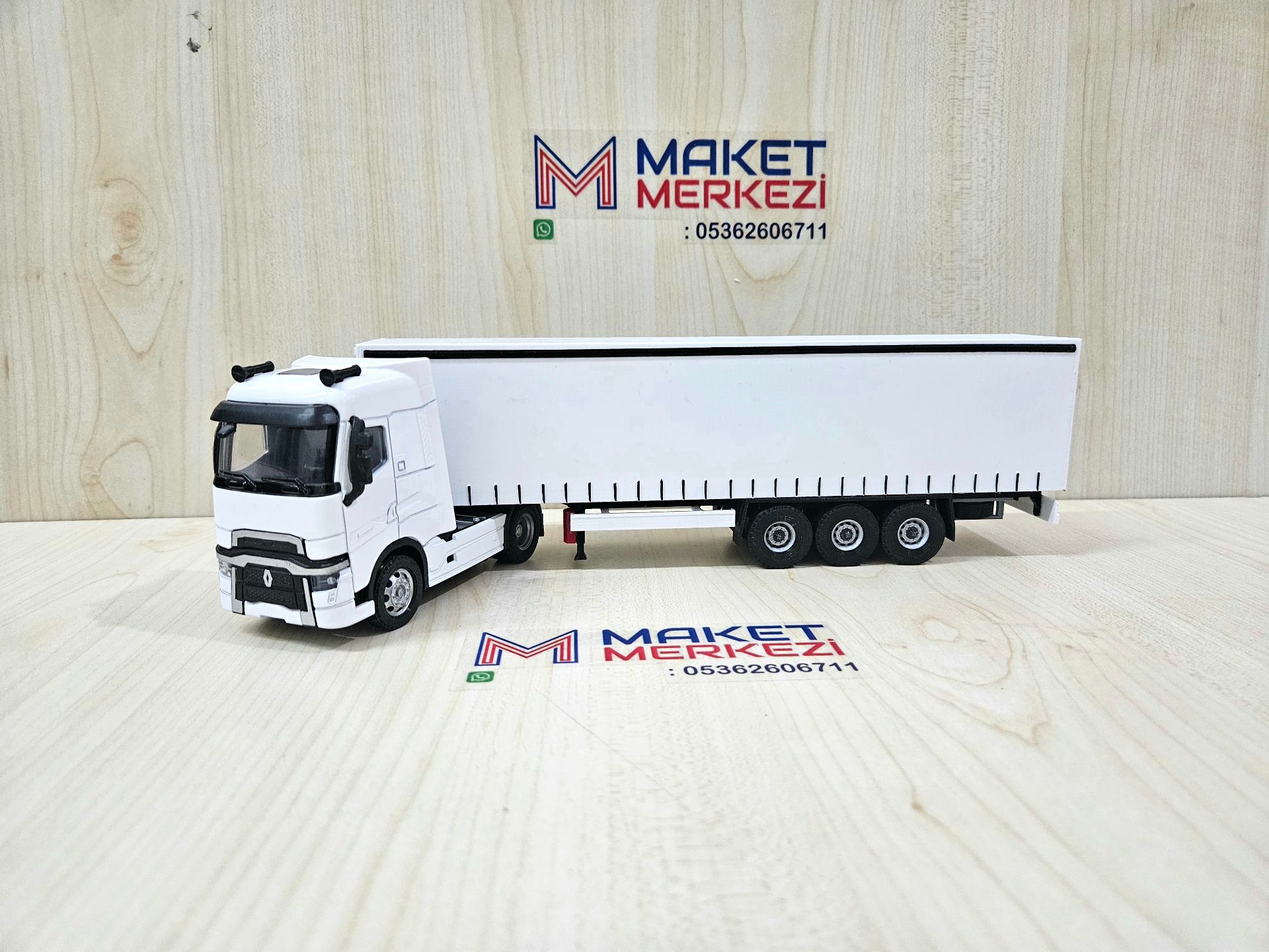1/50 beyaz RENAULT T-RANGE TENTE DORSELİ TIR MAKETİ