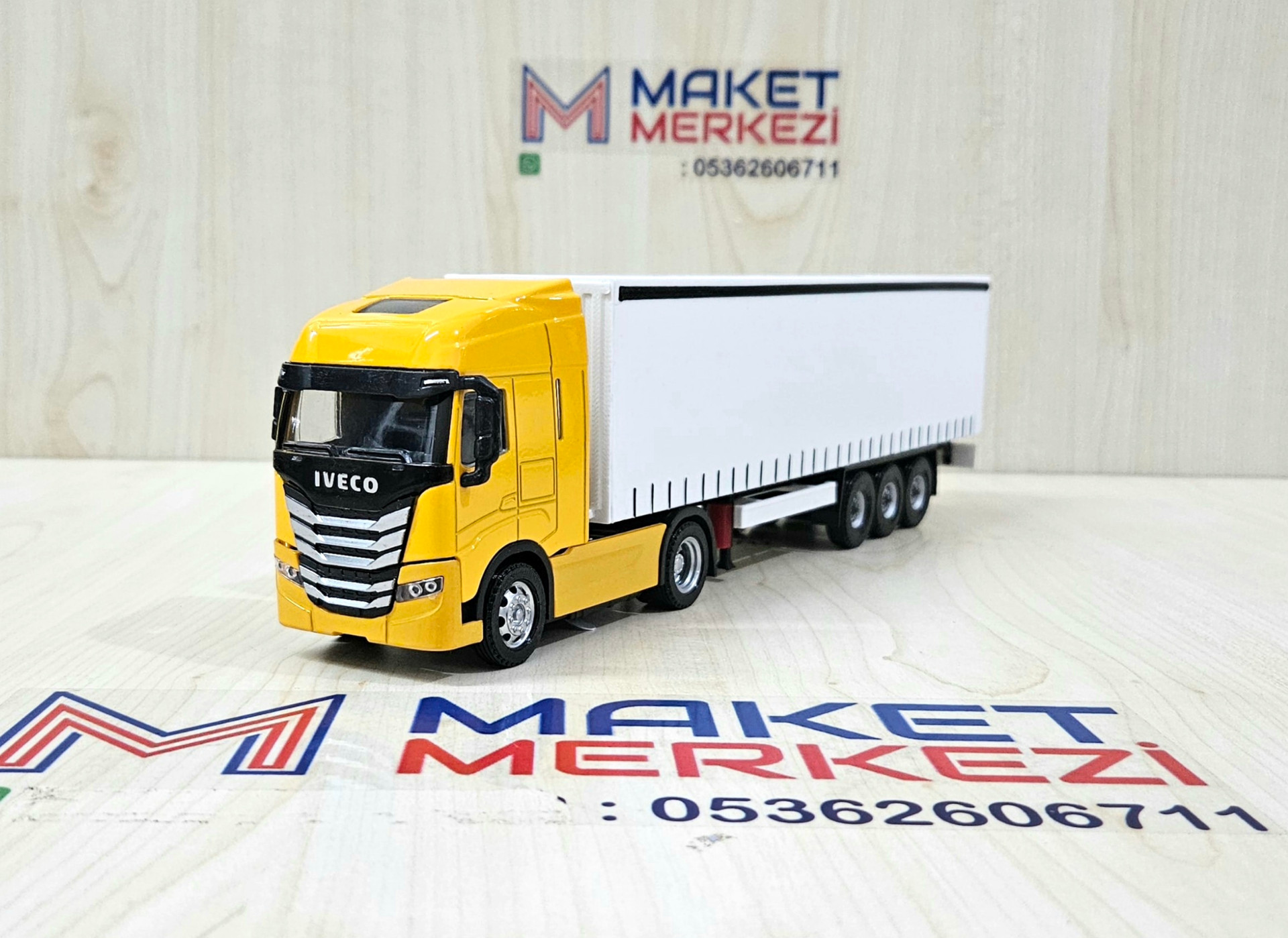 1/50 sarı IVECO S-WAY TENTE DORSELİ TIR MAKETİ