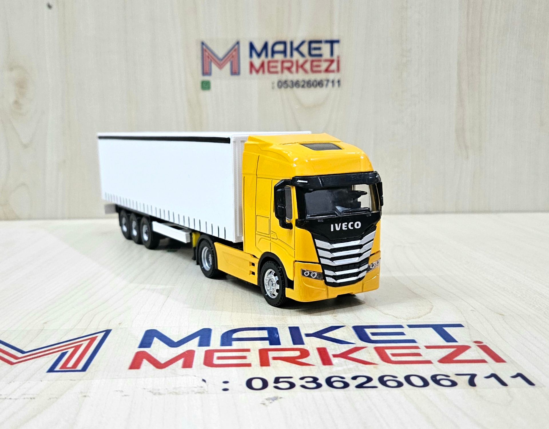 1/50 sarı IVECO S-WAY TENTE DORSELİ TIR MAKETİ