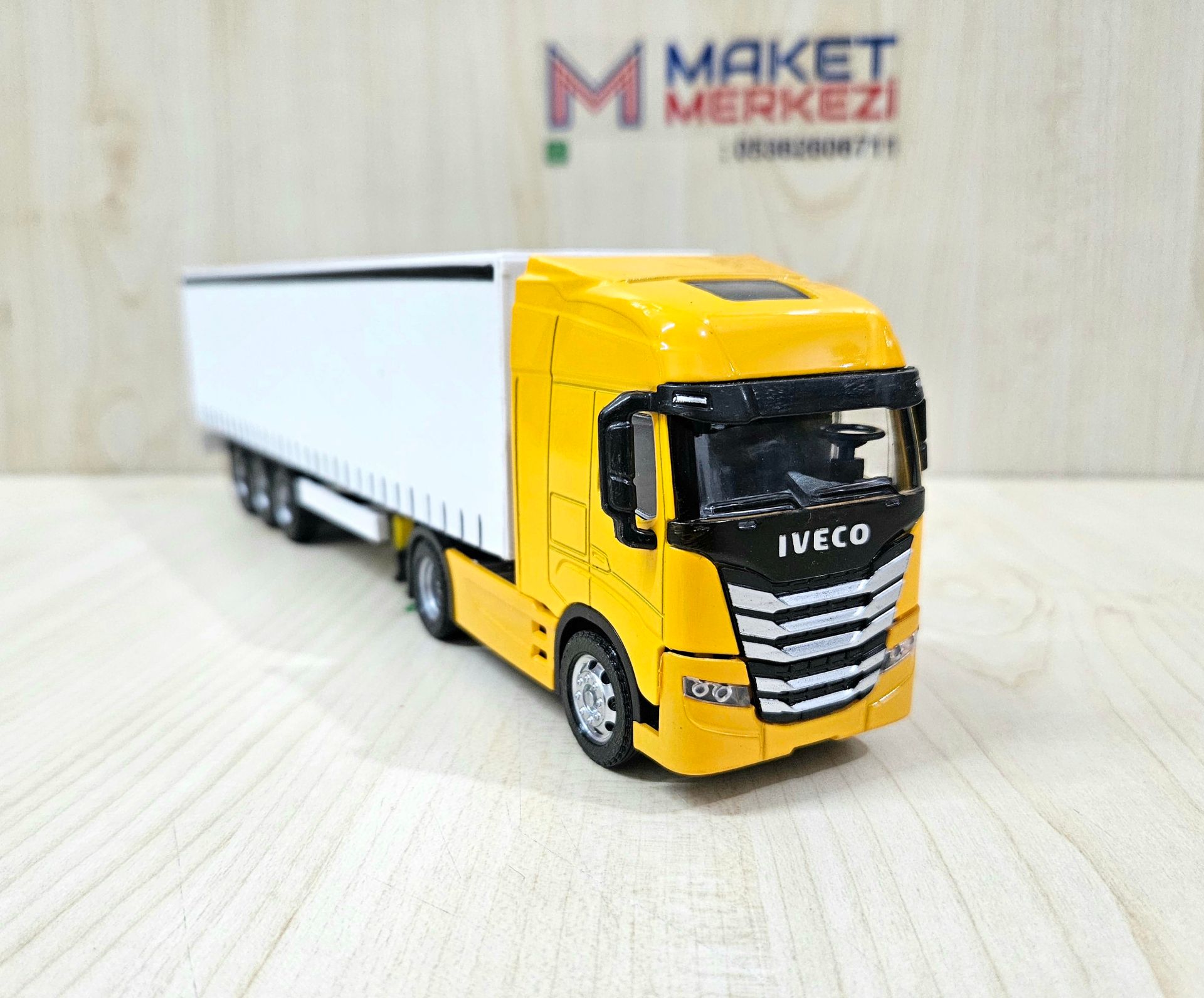 1/50 sarı IVECO S-WAY TENTE DORSELİ TIR MAKETİ