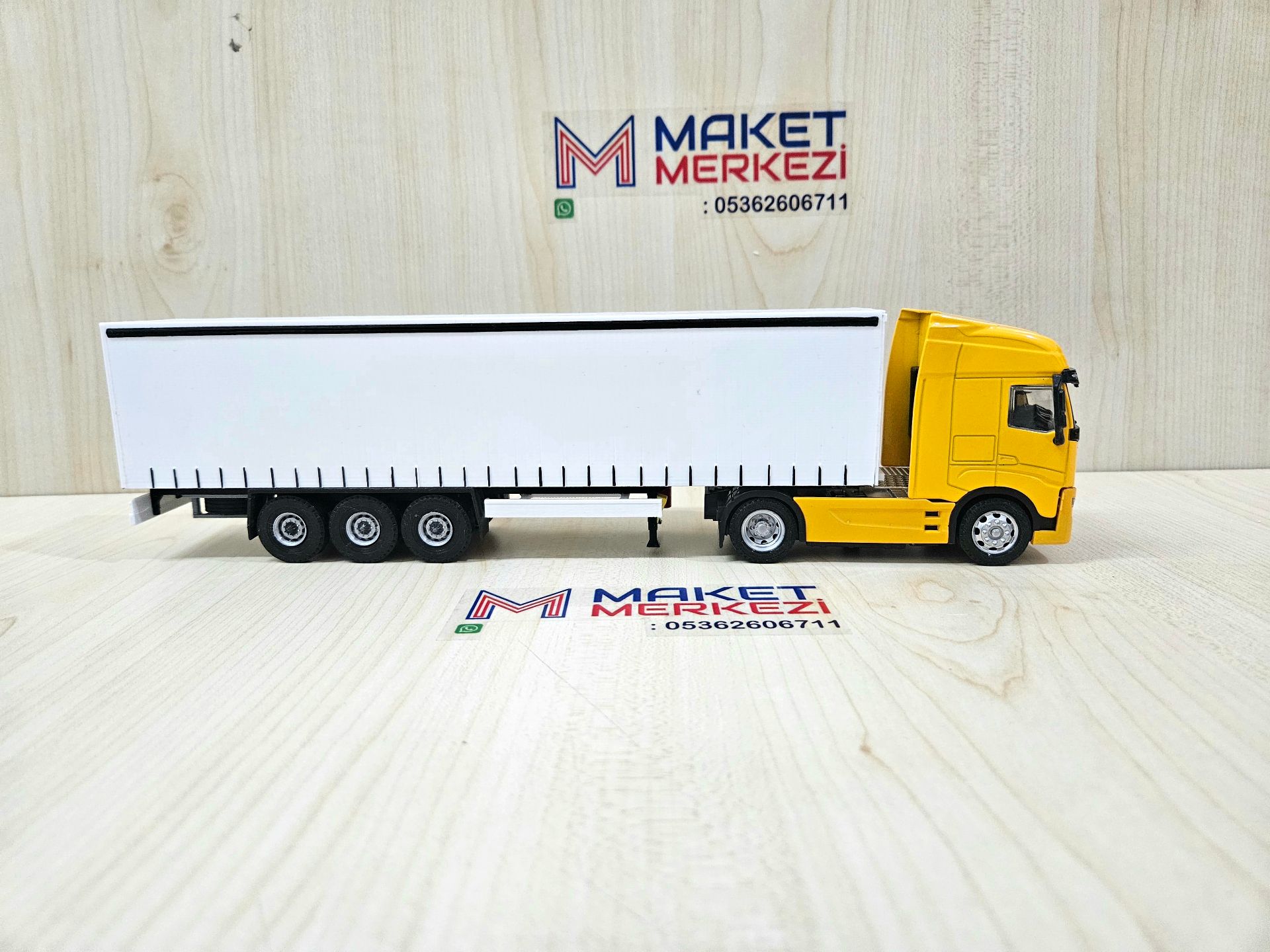1/50 sarı IVECO S-WAY TENTE DORSELİ TIR MAKETİ