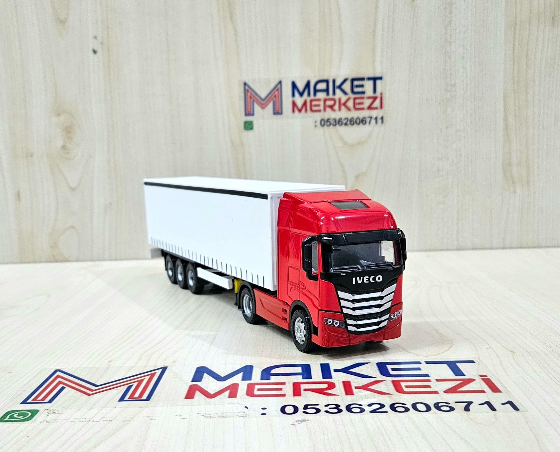 1/50 kırmızı IVECO S-WAY TENTE DORSELİ TIR MAKETİ