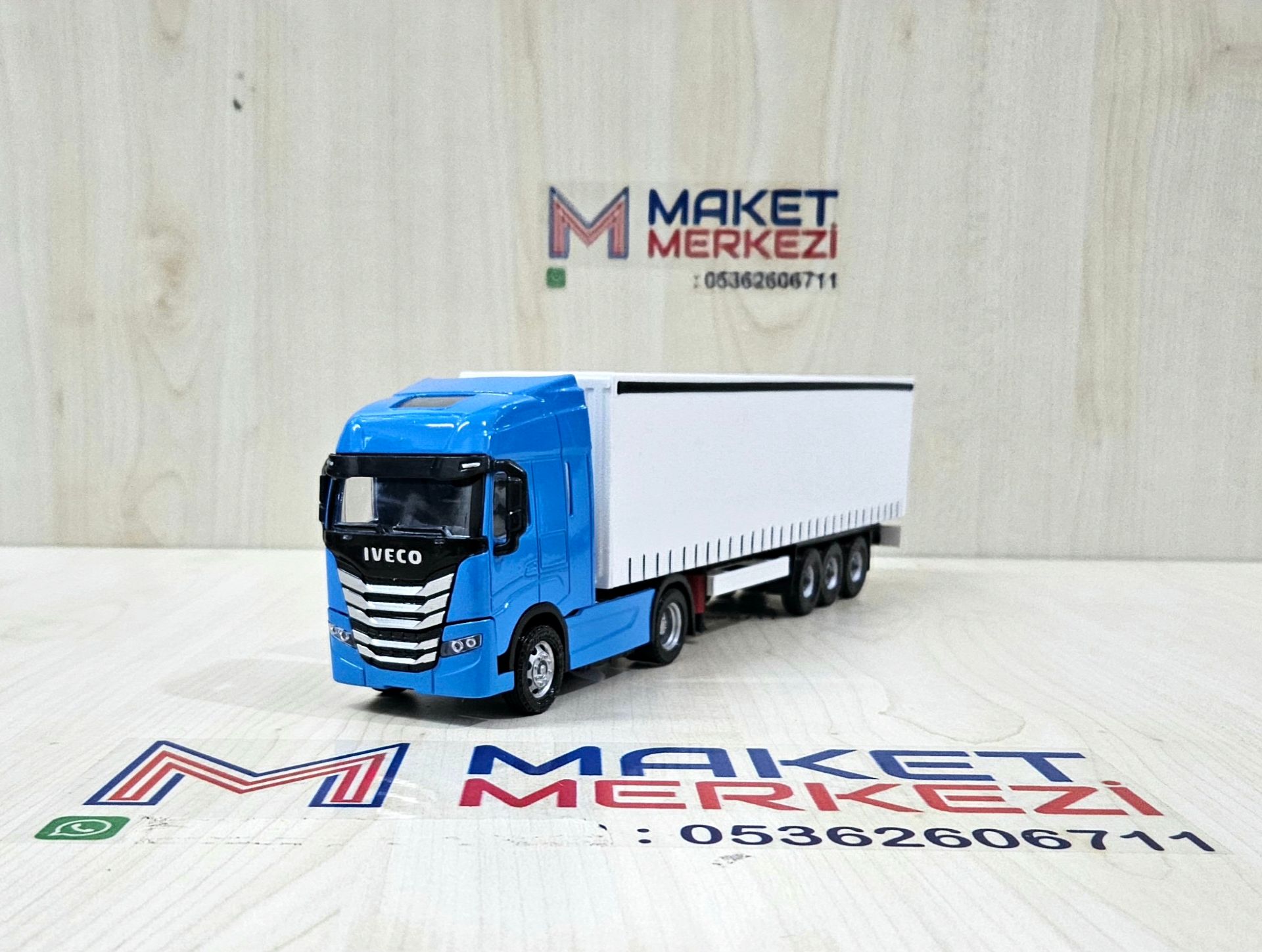 1/50 mavi IVECO S-WAY TENTE DORSELİ TIR MAKETİ