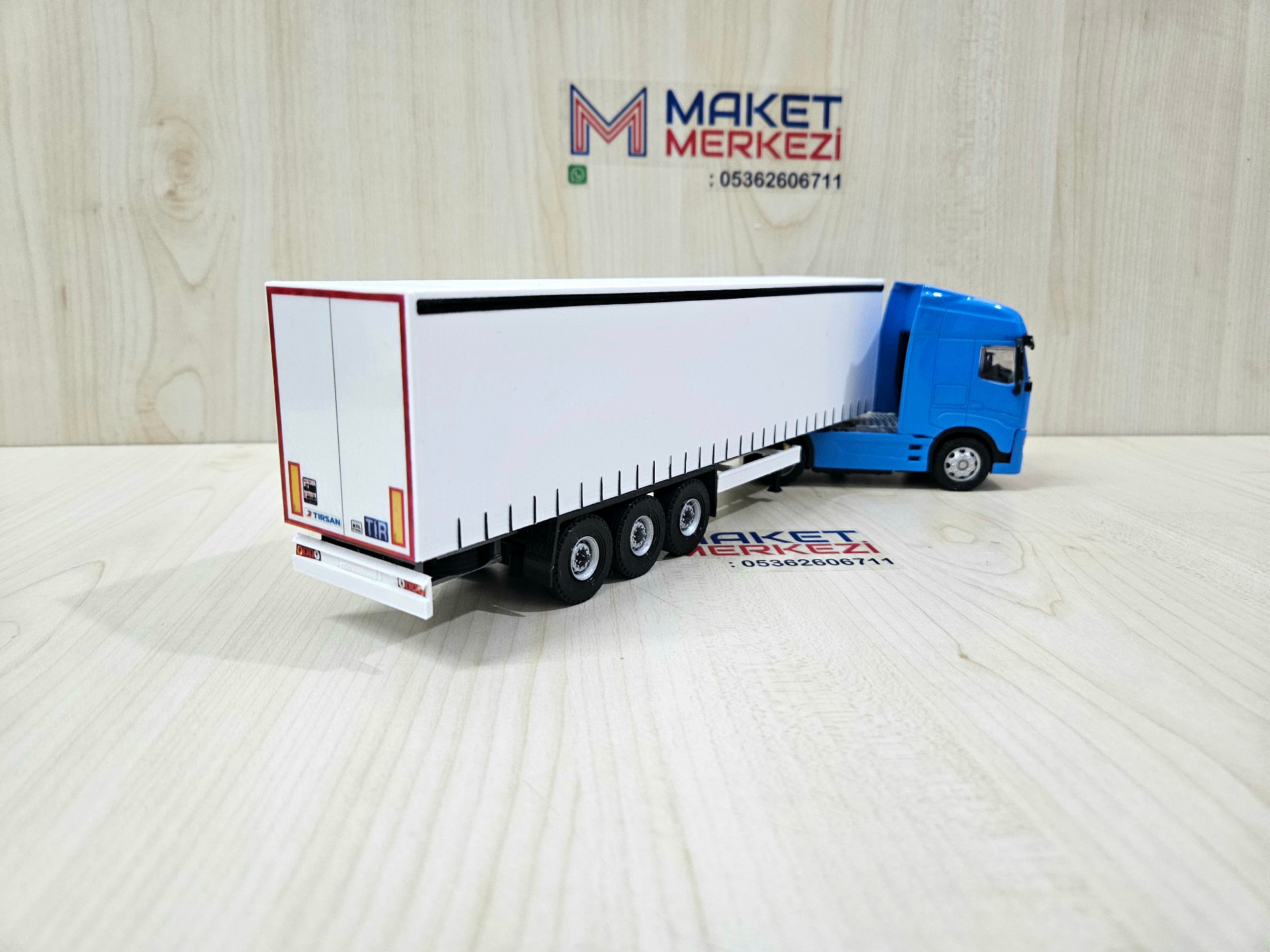 1/50 mavi IVECO S-WAY TENTE DORSELİ TIR MAKETİ