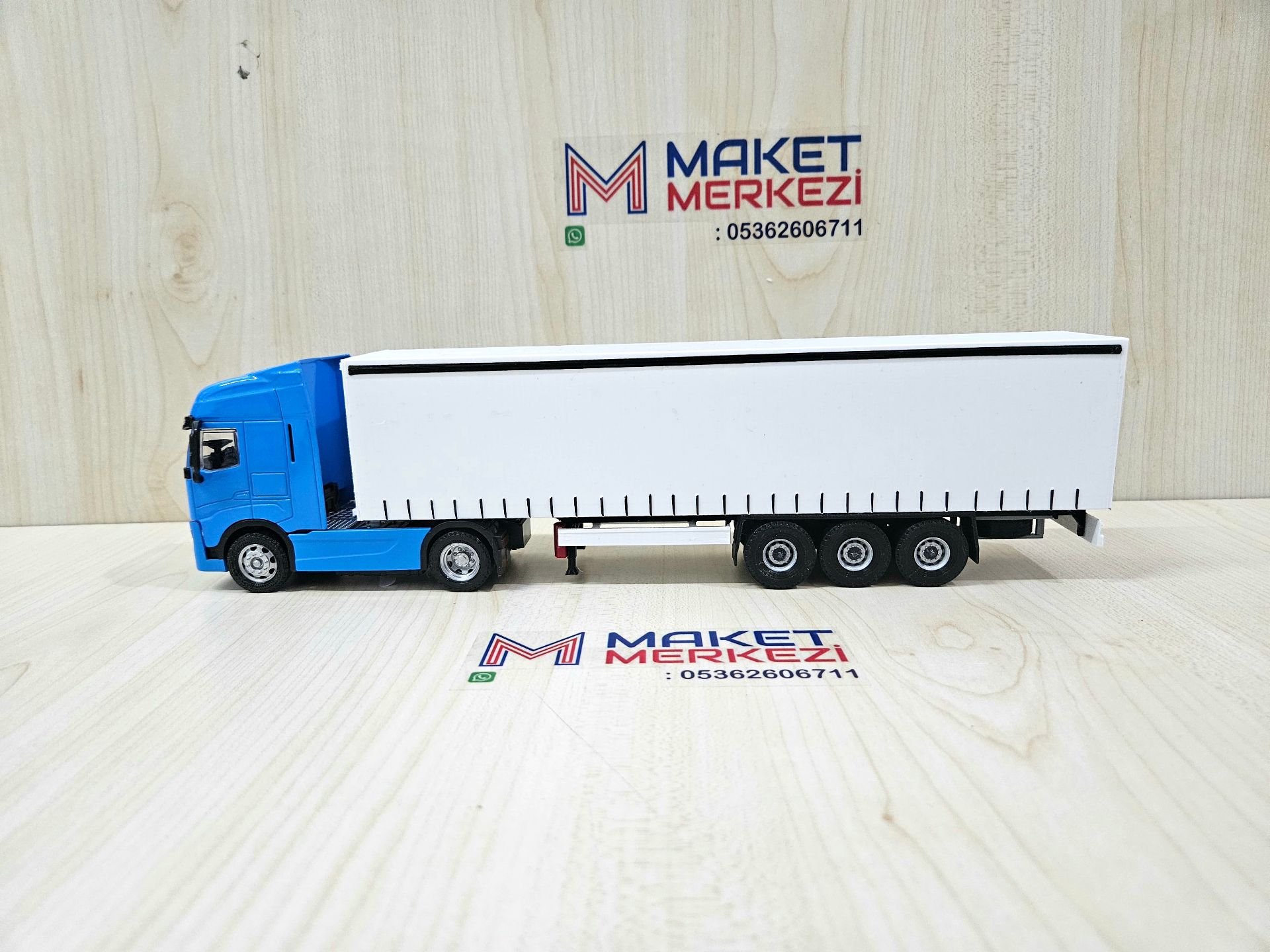 1/50 mavi IVECO S-WAY TENTE DORSELİ TIR MAKETİ