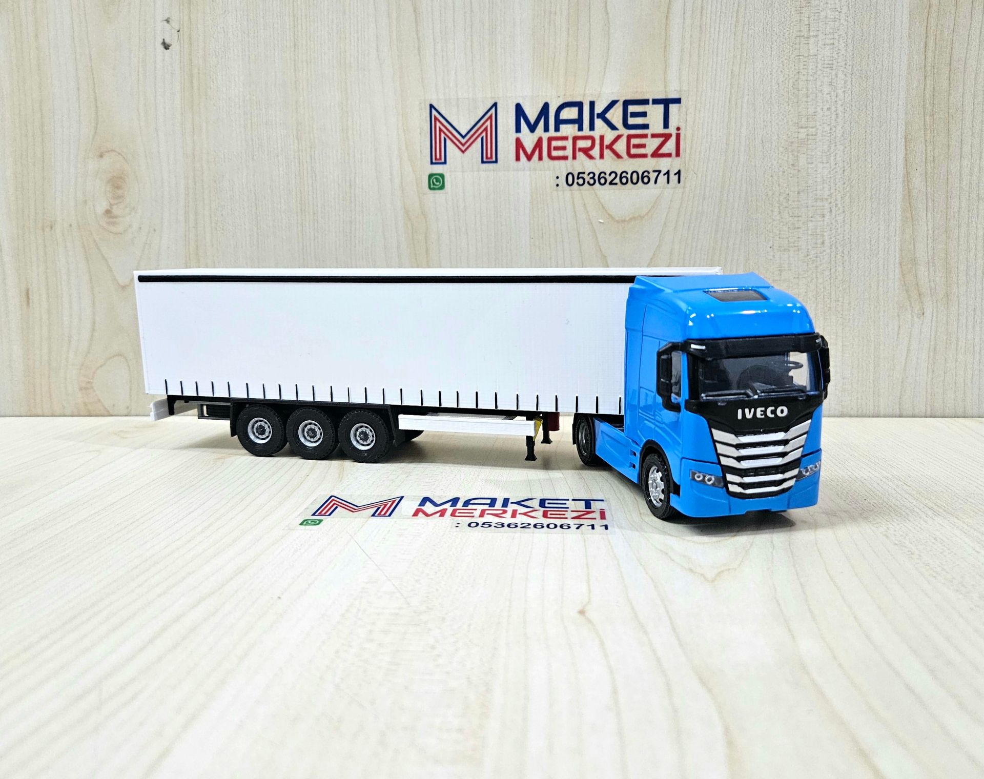 1/50 mavi IVECO S-WAY TENTE DORSELİ TIR MAKETİ