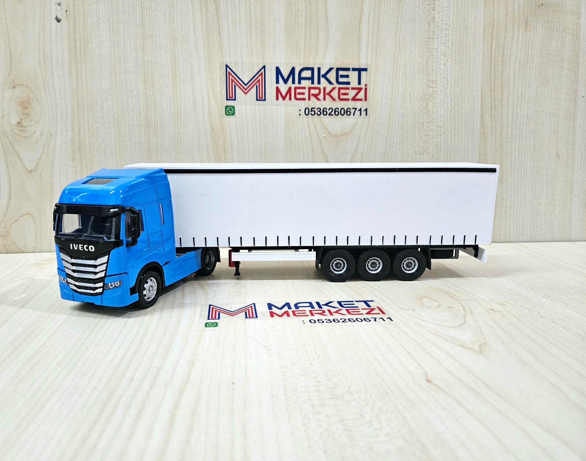 1/50 mavi IVECO S-WAY TENTE DORSELİ TIR MAKETİ